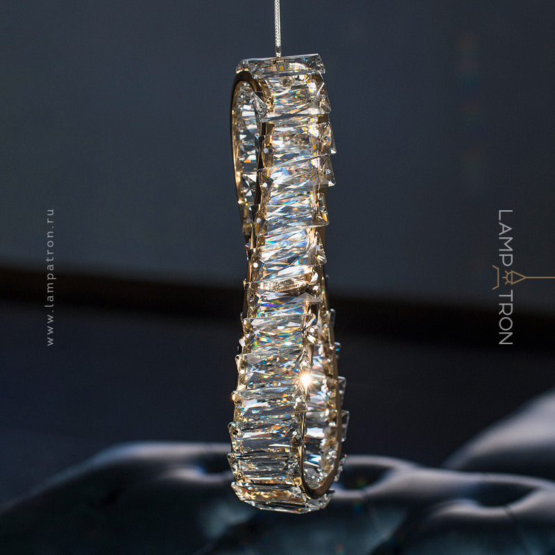 BERTOLDA LOOP Pendant by Lampadom - angle view