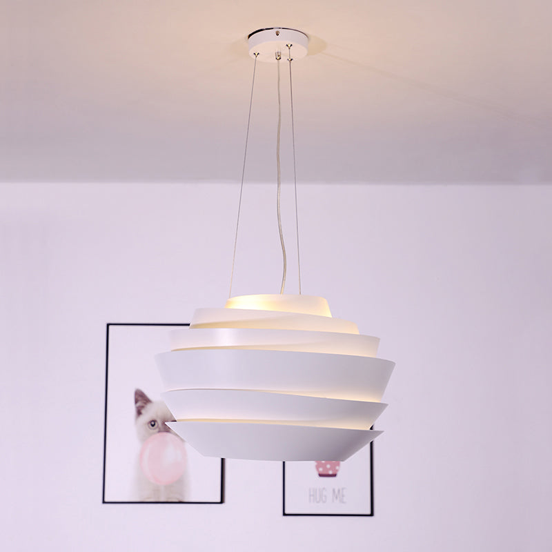 HRAFN Pendant by Lampadom - scale reference