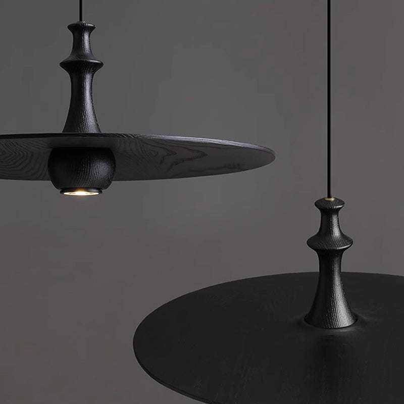 PIO Pendant by Lampadom - scale reference