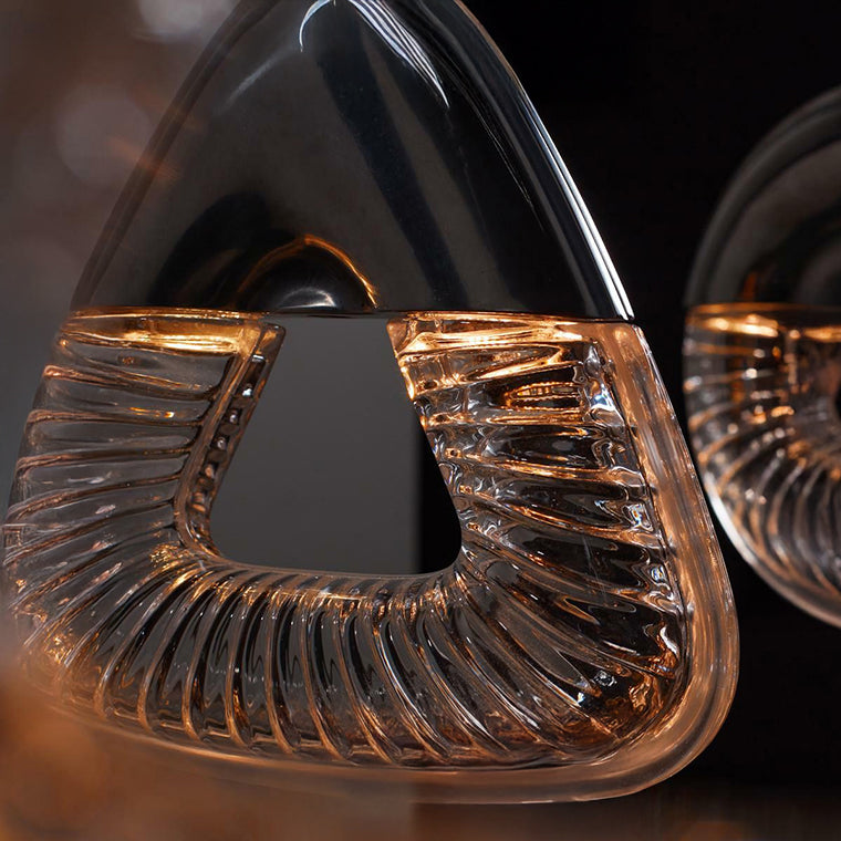 VENZEL Linear Chandelier by Lampadom - detail view