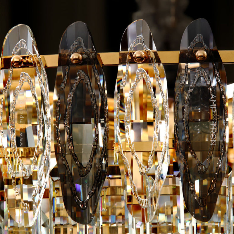 LIONEL B Linear Chandelier by Lampadom - close-up