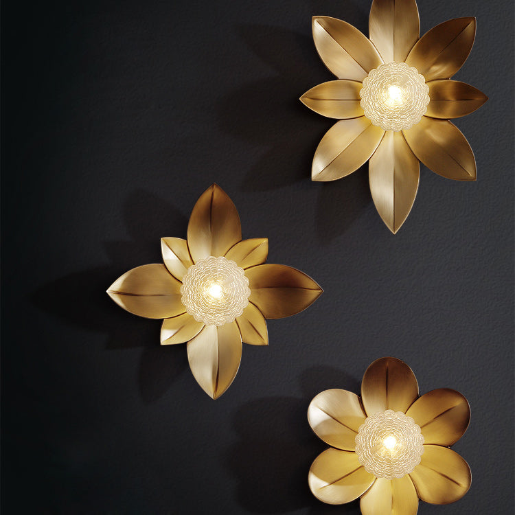 LOTUS Wall Light by Lampadom - detail view