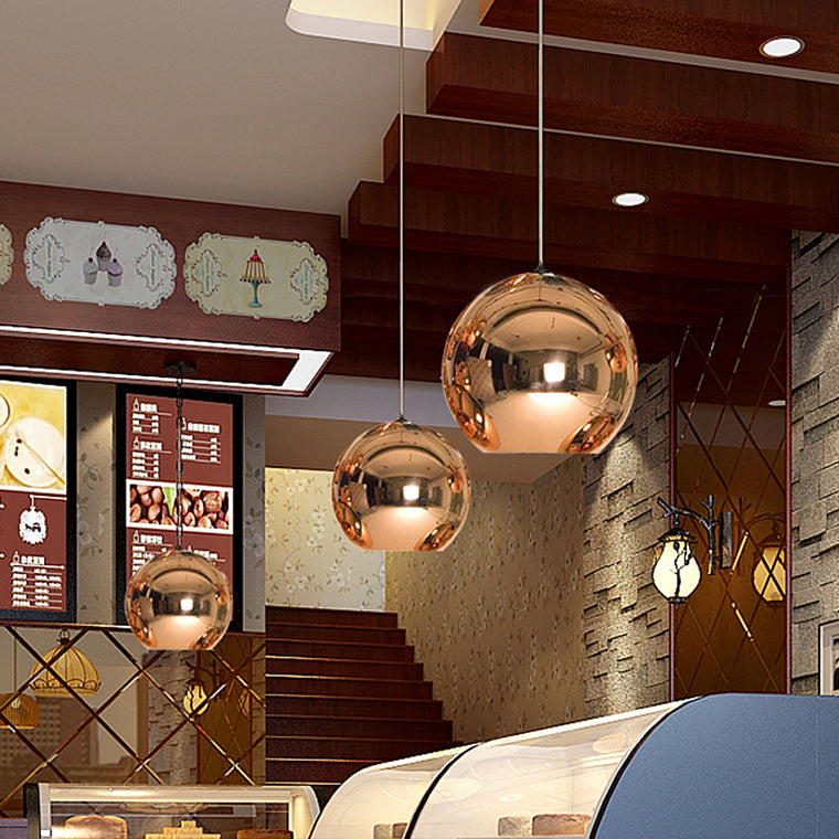 MORO Pendant by Lampadom - scale reference